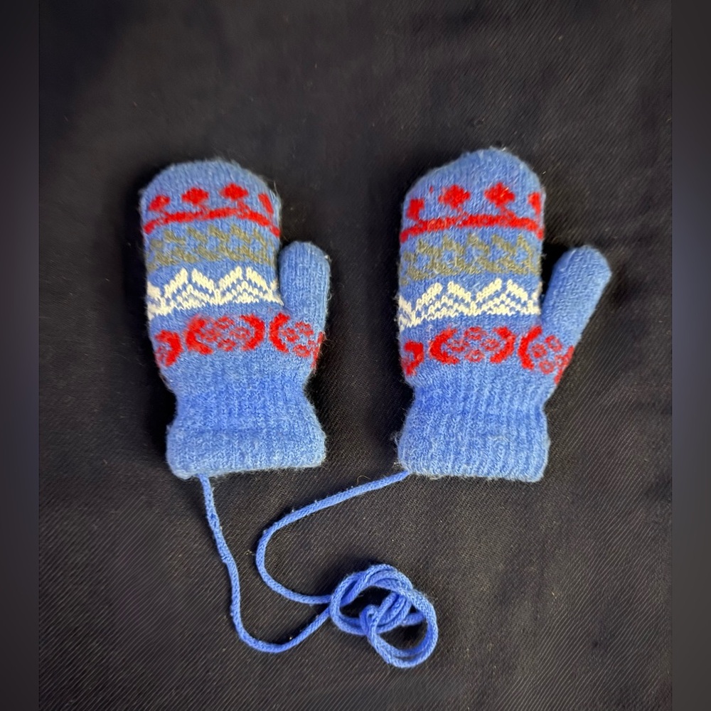 Cozy Blue and Red Kids Mittens